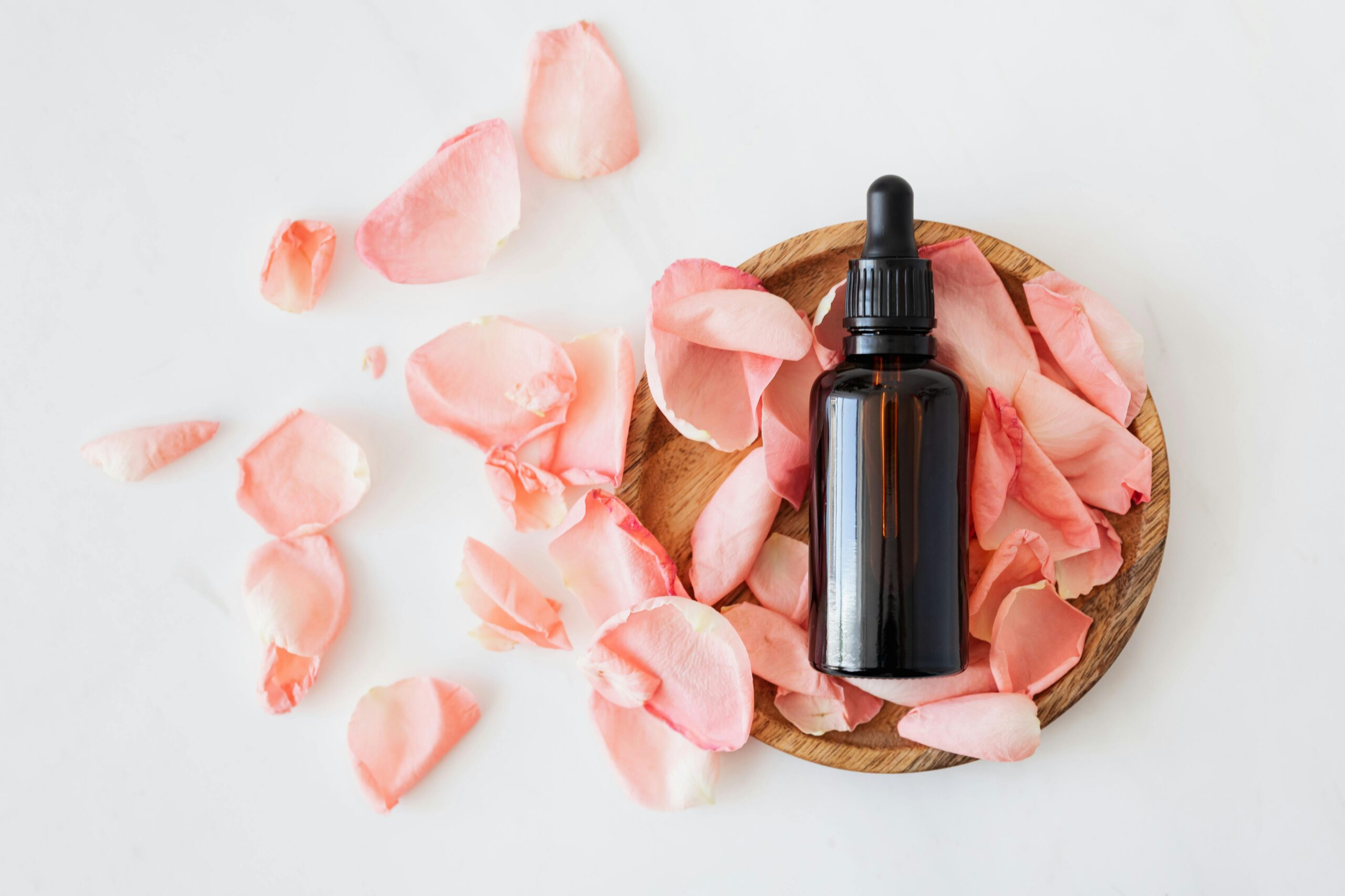 8 Face Serum Benefits – Unlocking The Magic Of This Product